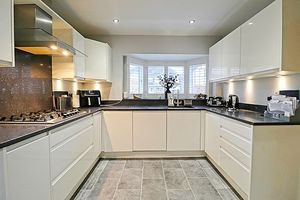 Kitchen- click for photo gallery